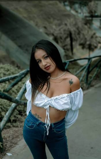 Diya Bhuyan – trendy new call girl in Rourkela for café hopping, movie dates and long drives
